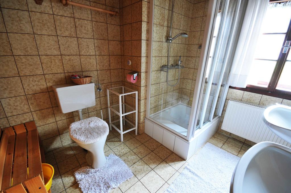 Haus Am Bach Villa Бад Клайнкирххайм Стая снимка