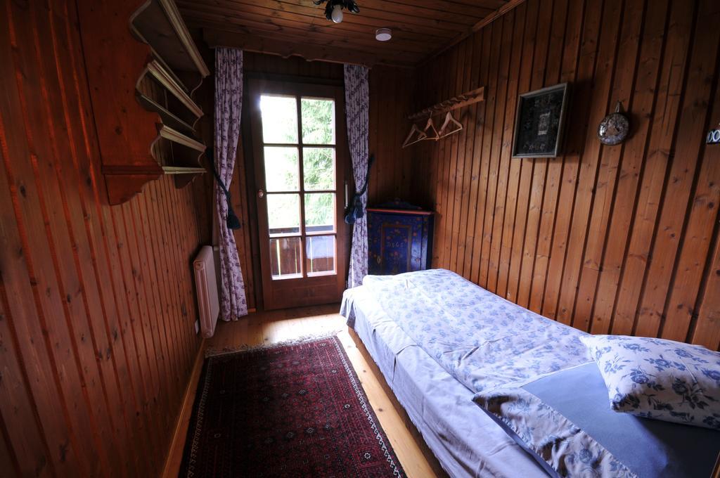 Haus Am Bach Villa Бад Клайнкирххайм Стая снимка